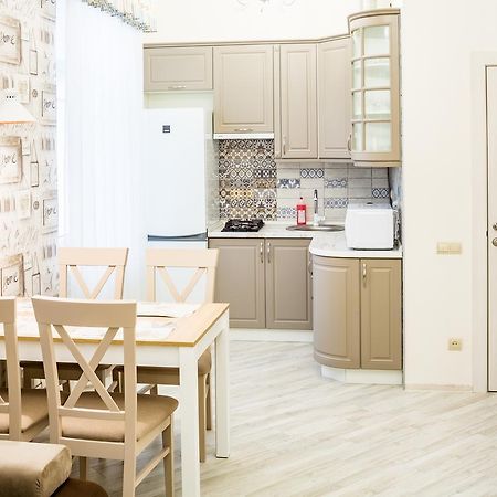 Leogrand Vip Apartments On Udatnogo 4 리비프 외부 사진