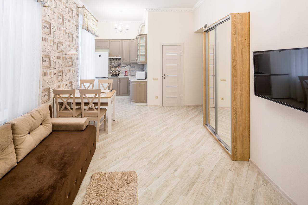 Leogrand Vip Apartments On Udatnogo 4 리비프 외부 사진